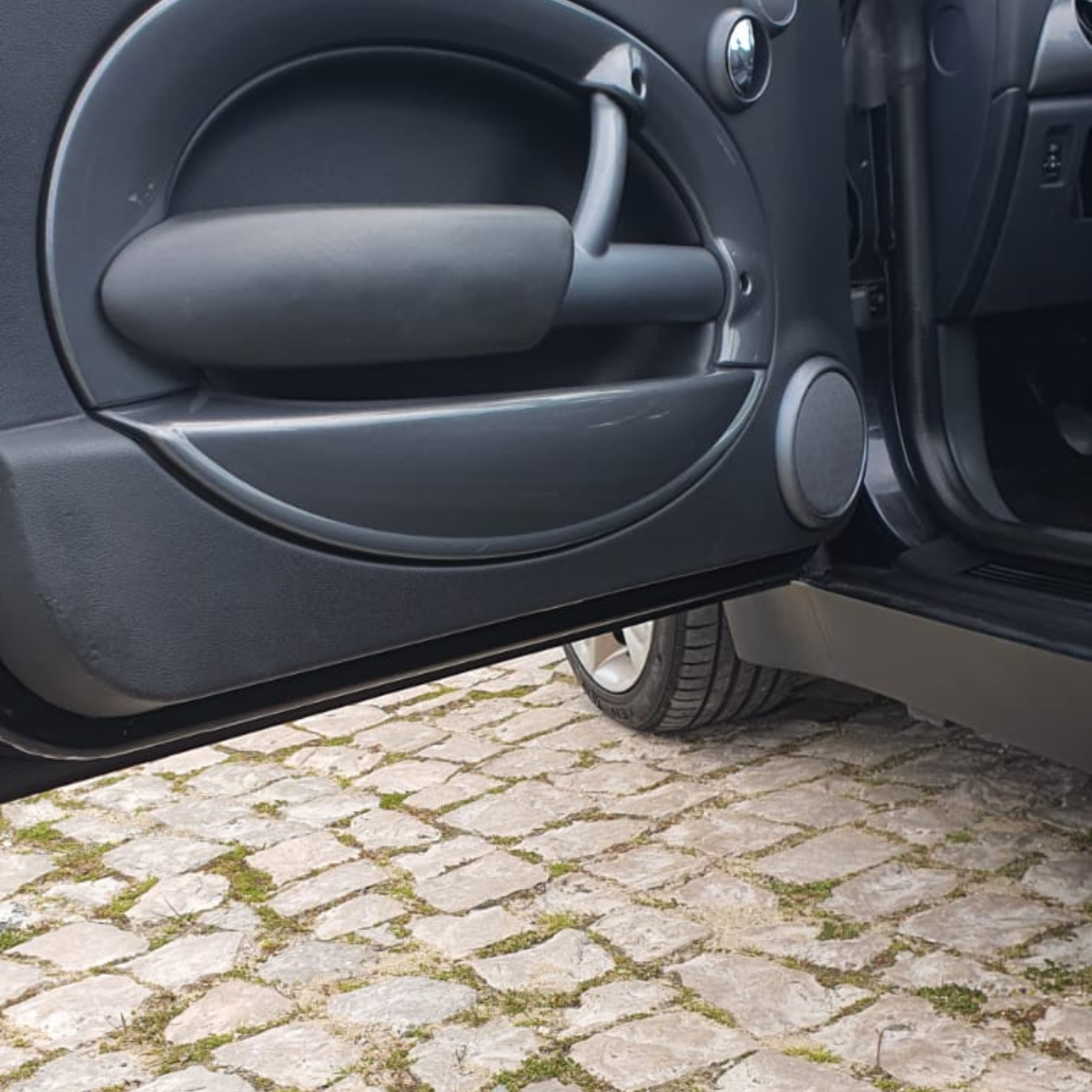 
								Mini Cabrio Cooper 115 completo									