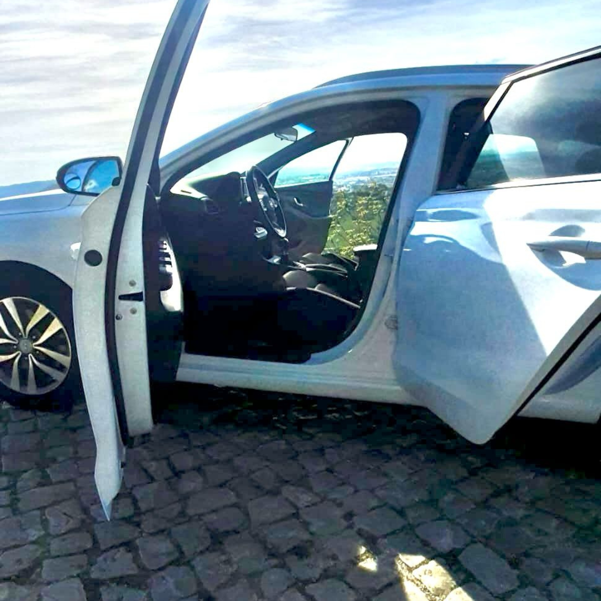 
								Hyundai I30 1.0 TGDI completo									