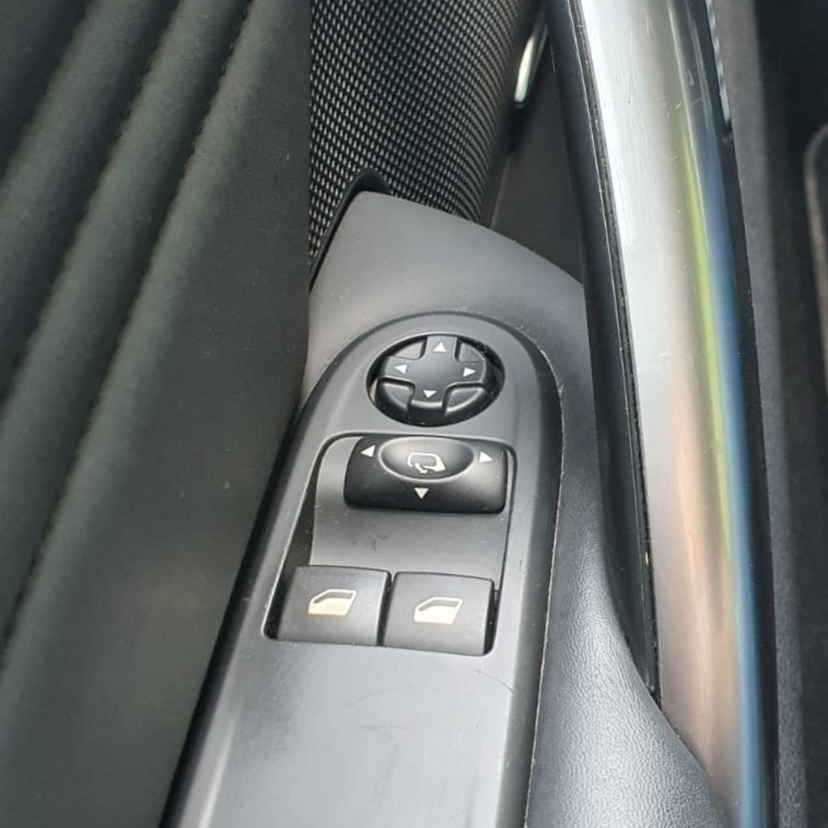 
								Peugeot RCZ 1.6 THP 200 cavalos de potência completo									