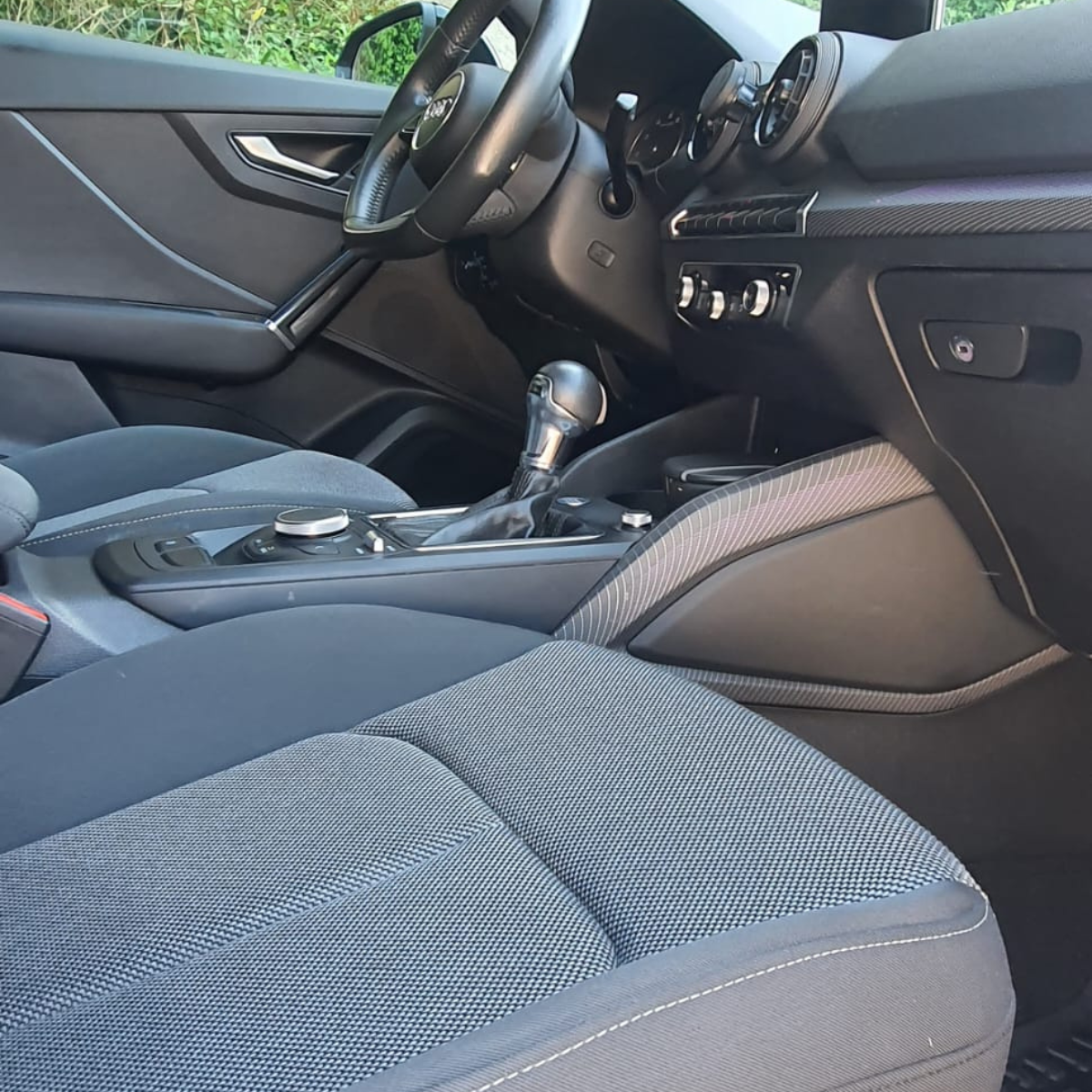 
								Audi Q2 1.0 TFSI SPORT ULTRA completo									