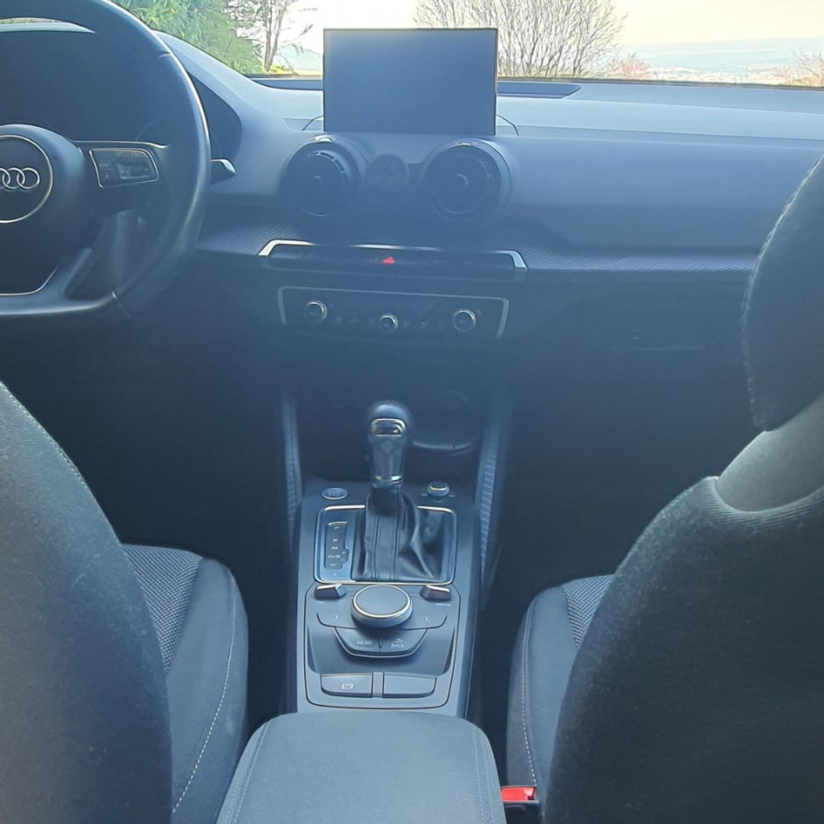 
								Audi Q2 1.0 TFSI SPORT ULTRA completo									