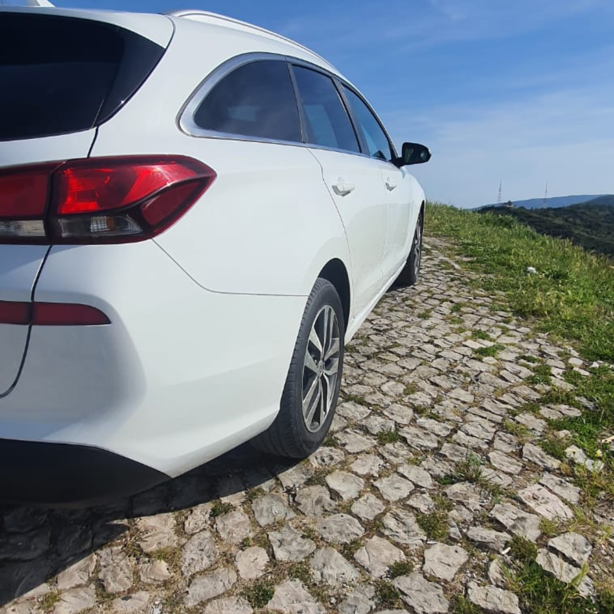 
								Hyundai I30 1.0 TGDI completo									