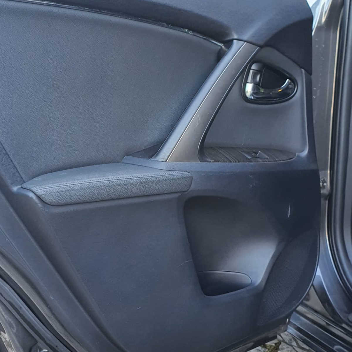 
								Toyota X-play Touch completo									