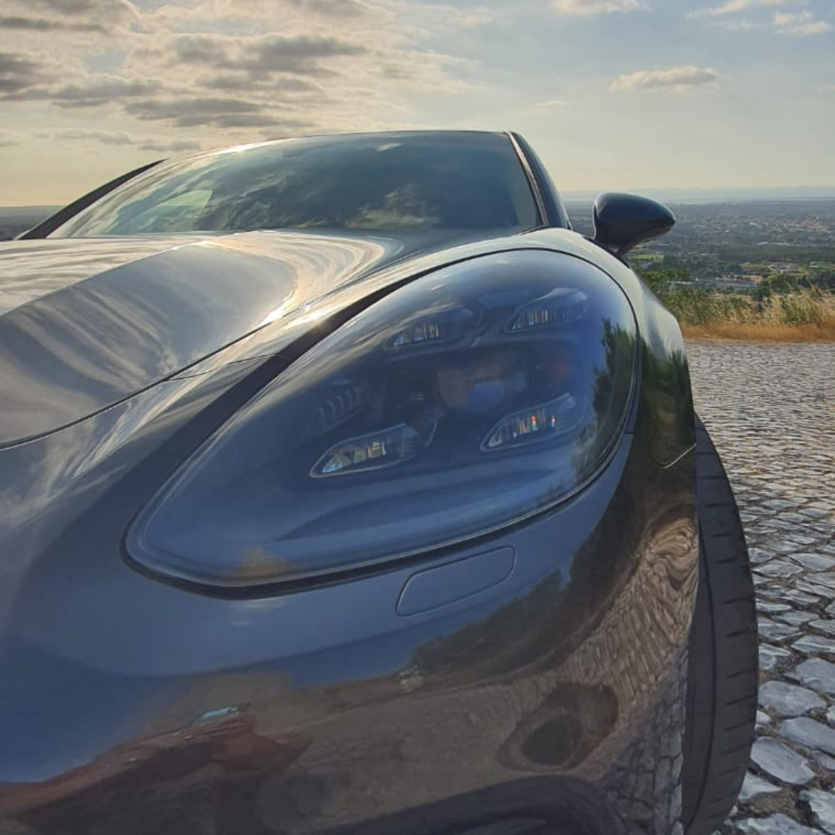 
								Porsche Panamera 4 E-Hibrido completo									