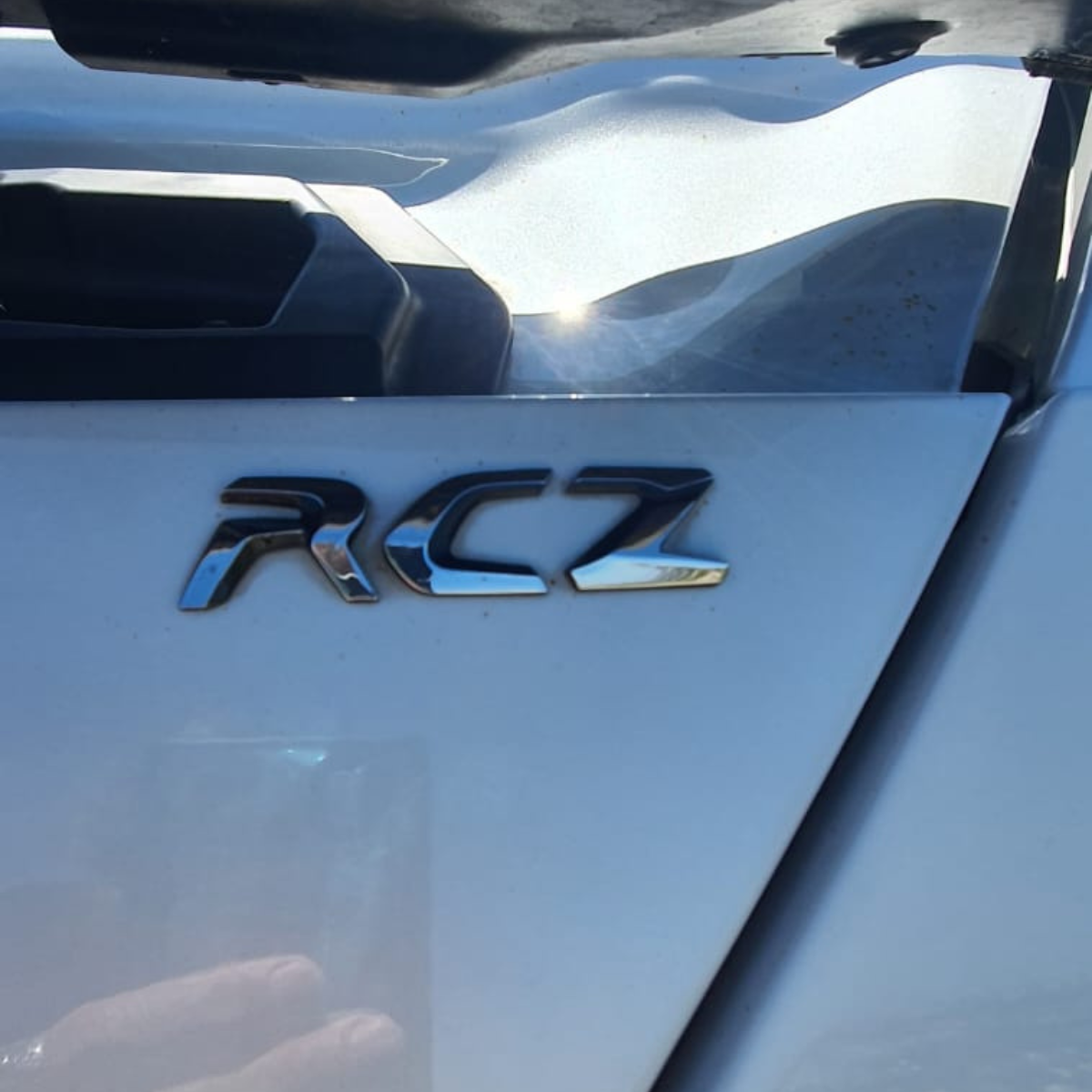 
								Peugeot RCZ 1.6 THP 200 cavalos de potência completo									