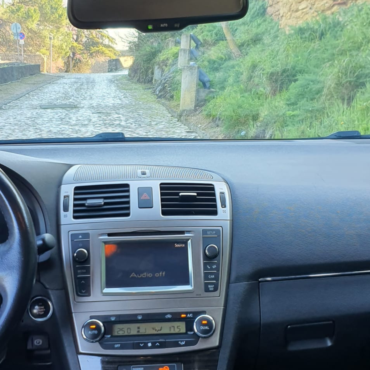 
								Toyota X-play Touch completo									