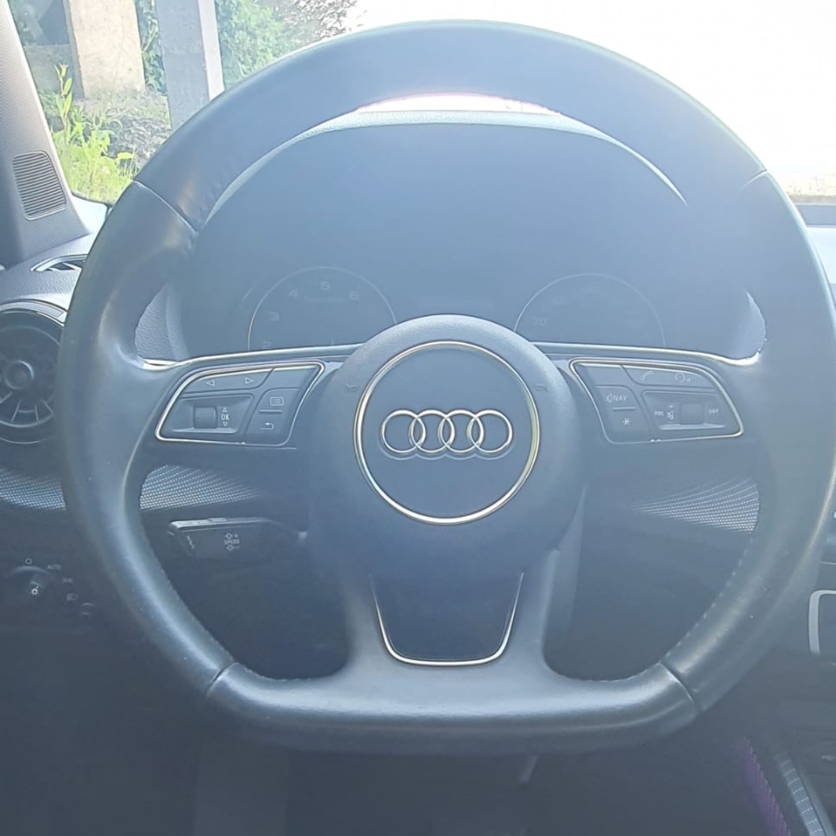 
								Audi Q2 1.0 TFSI SPORT ULTRA completo									