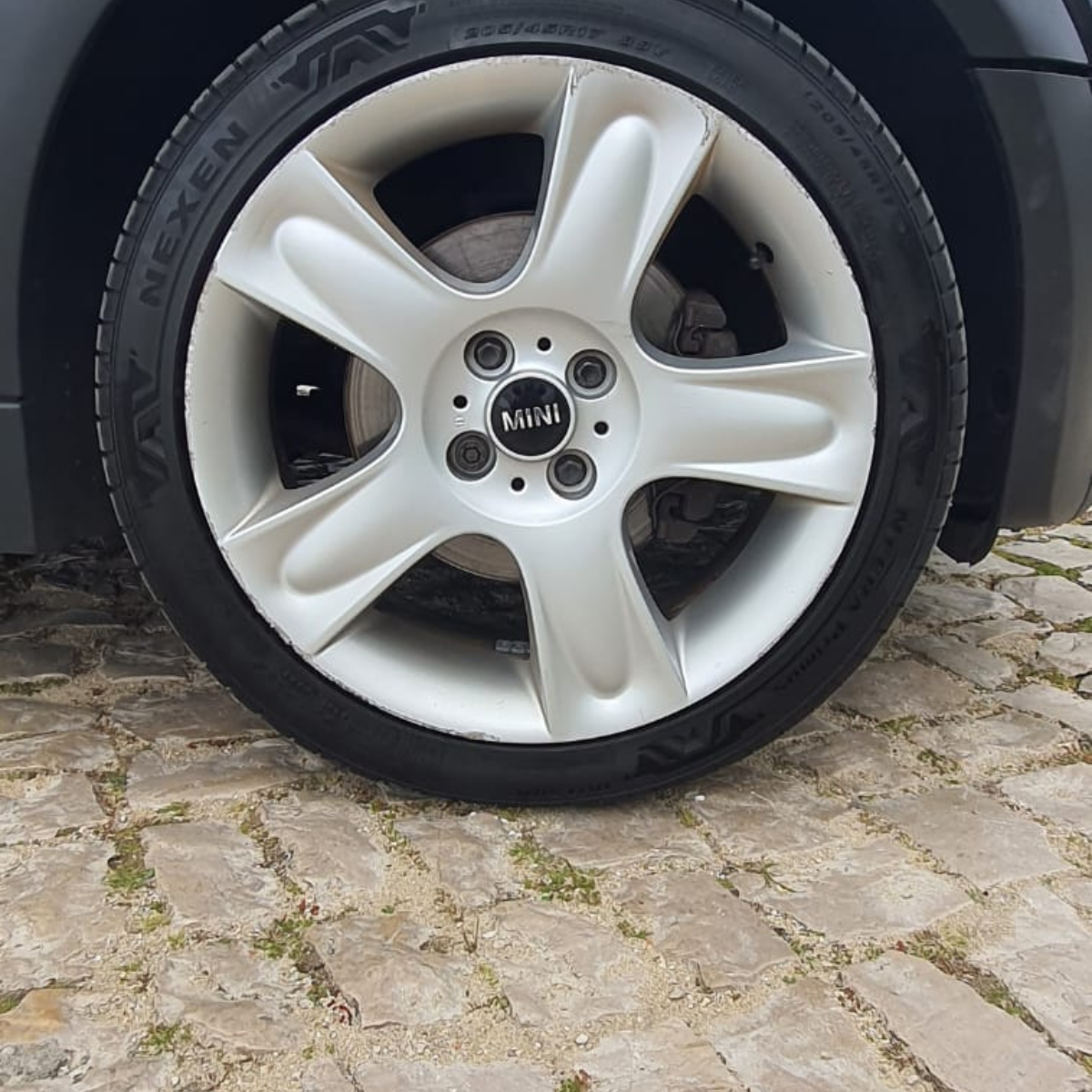 
								Mini Cabrio Cooper 115 completo									