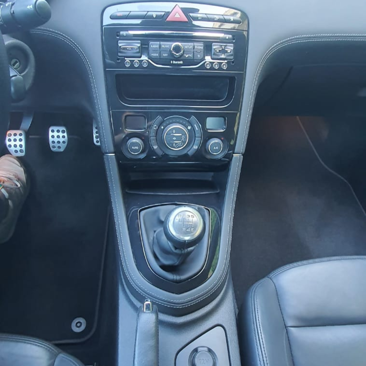 
								Peugeot RCZ 1.6 THP 200 cavalos de potência completo									