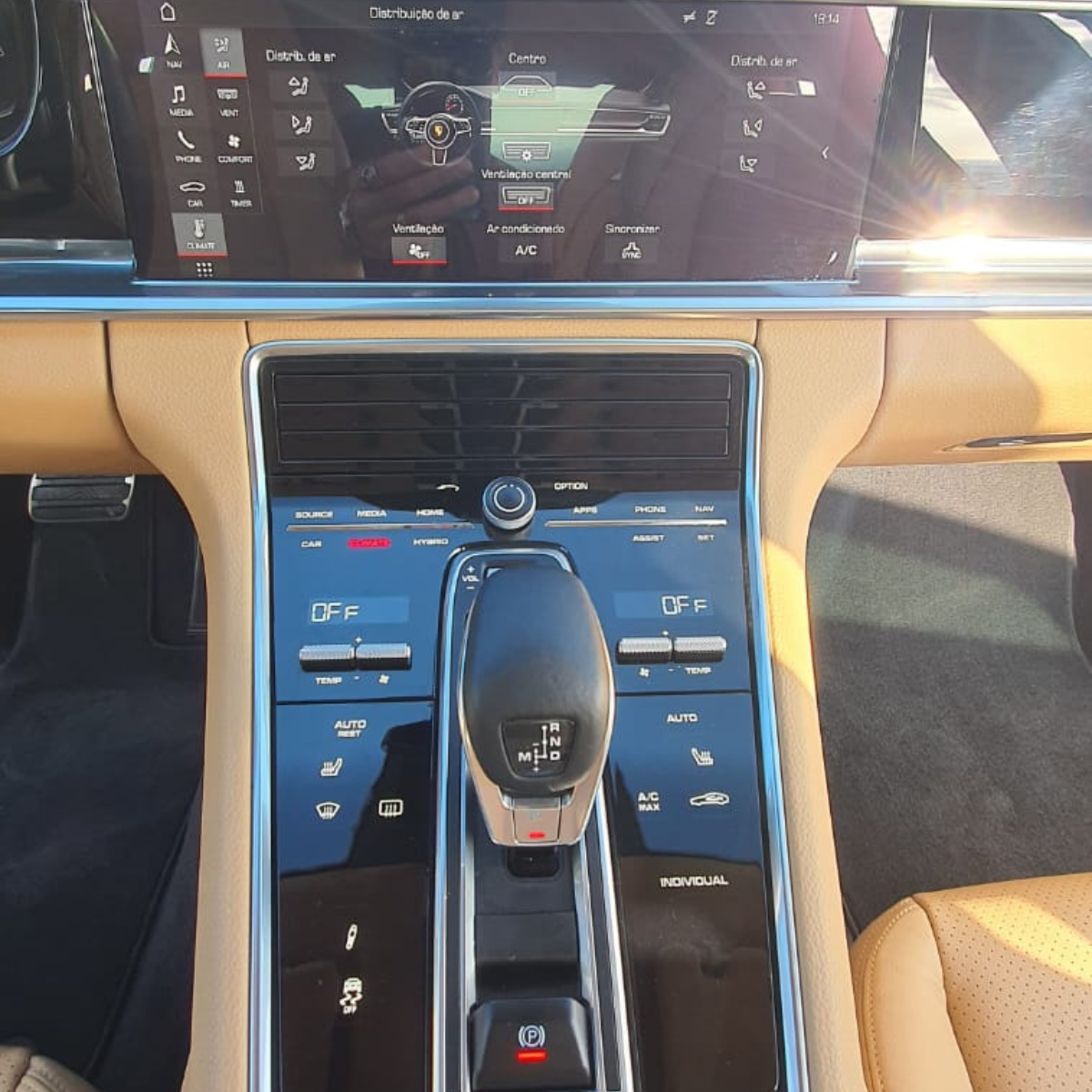 
								Porsche Panamera 4 E-Hibrido completo									