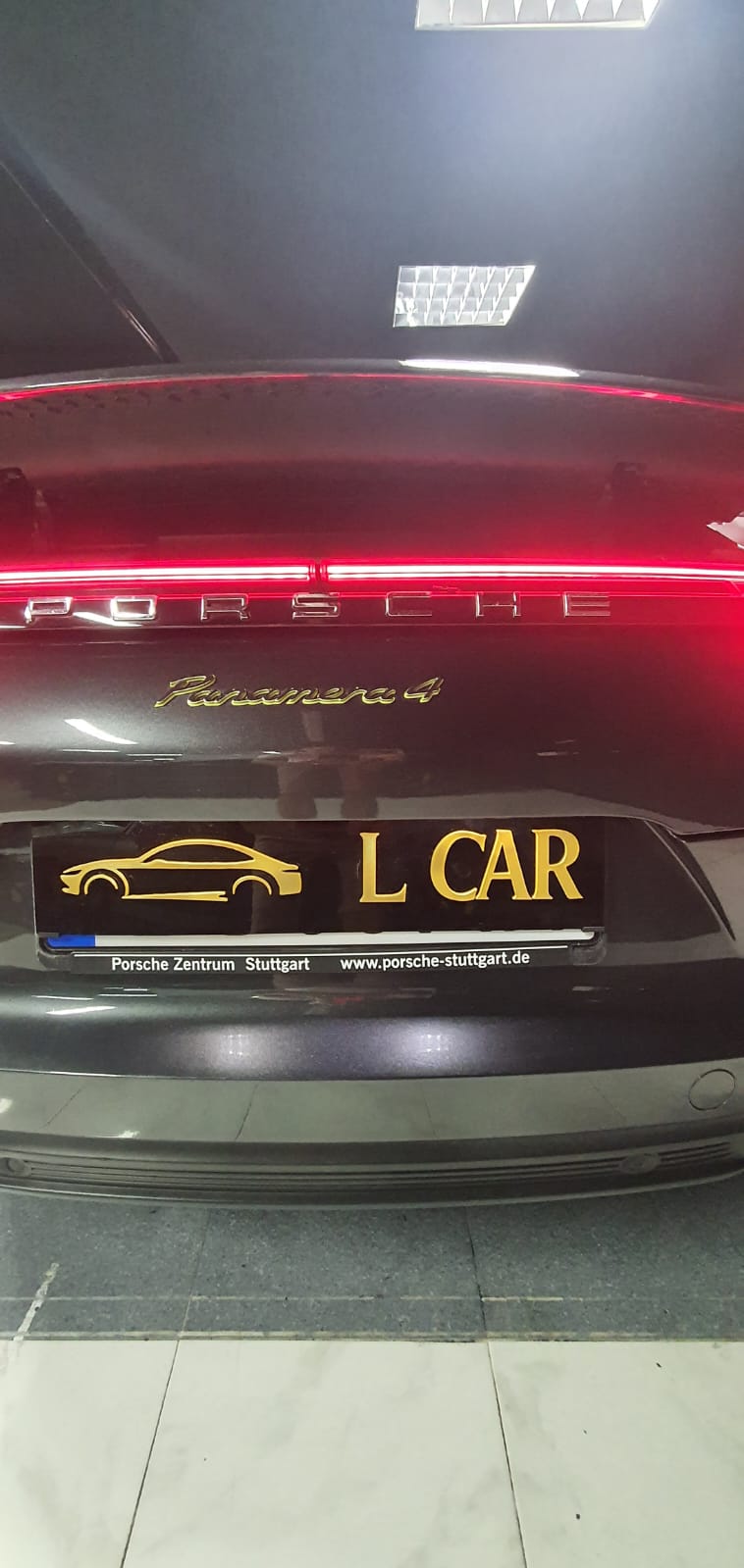 
								Porsche Panamera 4 E-Hibrido completo									