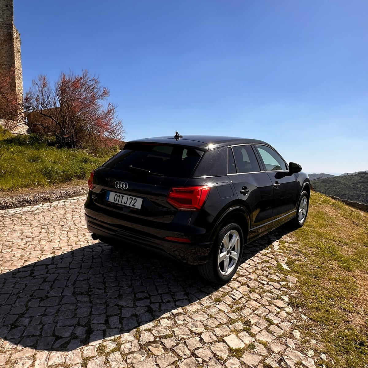 
								Audi Q2 1.0 TFSI SPORT ULTRA completo									