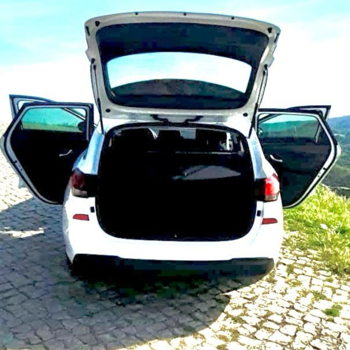 
								Hyundai I30 1.0 TGDI completo									