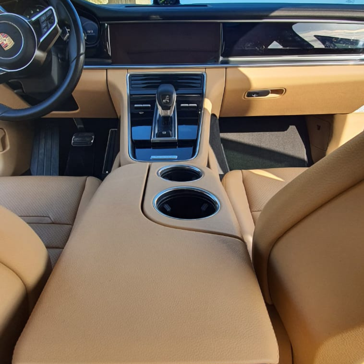 
								Porsche Panamera 4 E-Hibrido completo									