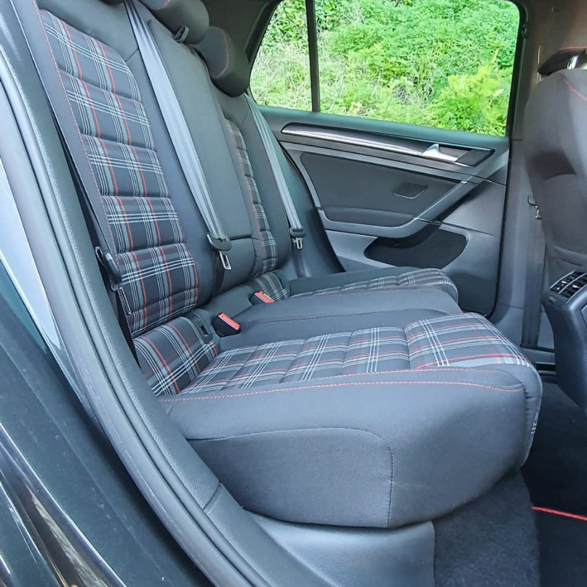 
								Volkswagen Golf VII GTI Bluemotion Tech. completo									