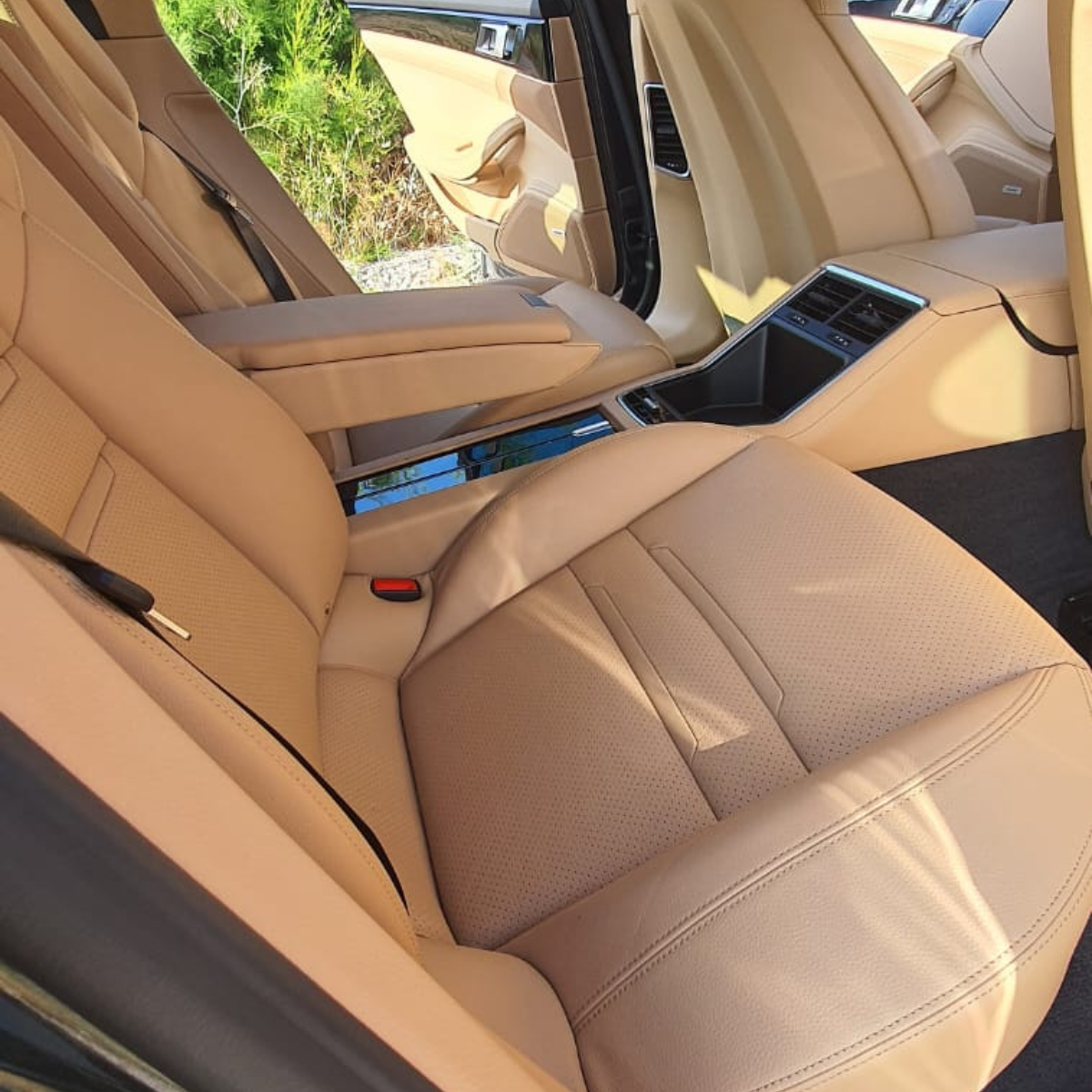 
								Porsche Panamera 4 E-Hibrido completo									