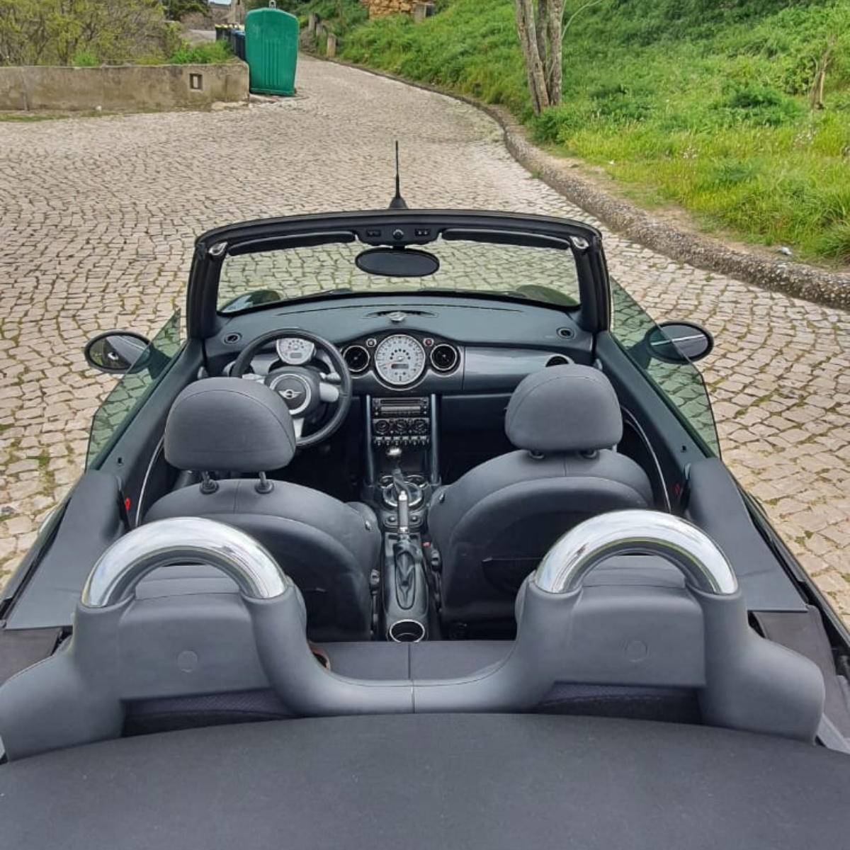 
								Mini Cabrio Cooper 115 completo									