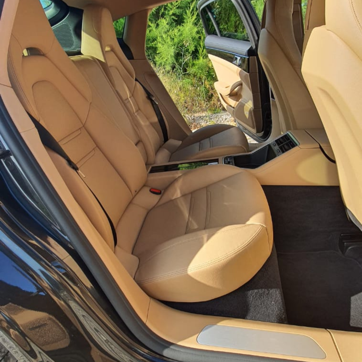 
								Porsche Panamera 4 E-Hibrido completo									