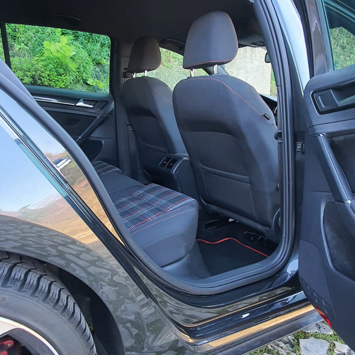 
								Volkswagen Golf VII GTI Bluemotion Tech. completo									