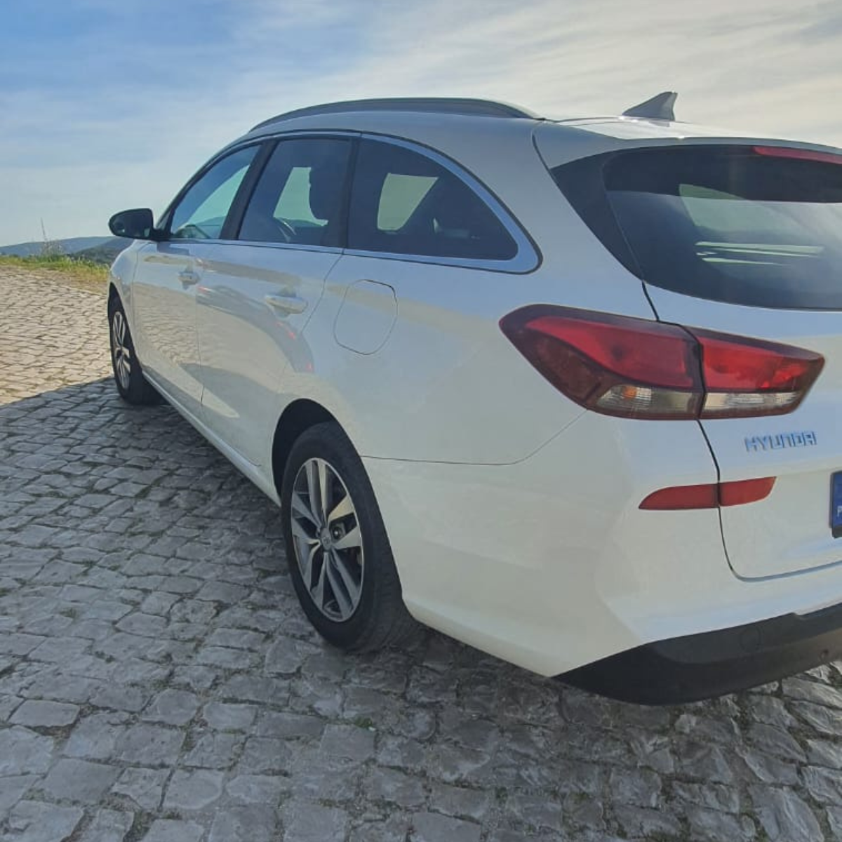 
								Hyundai I30 1.0 TGDI completo									