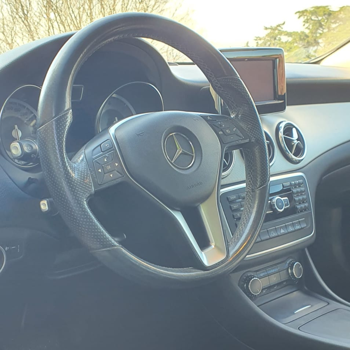 
								Mercedes Benz CLA 200 d urban completo									