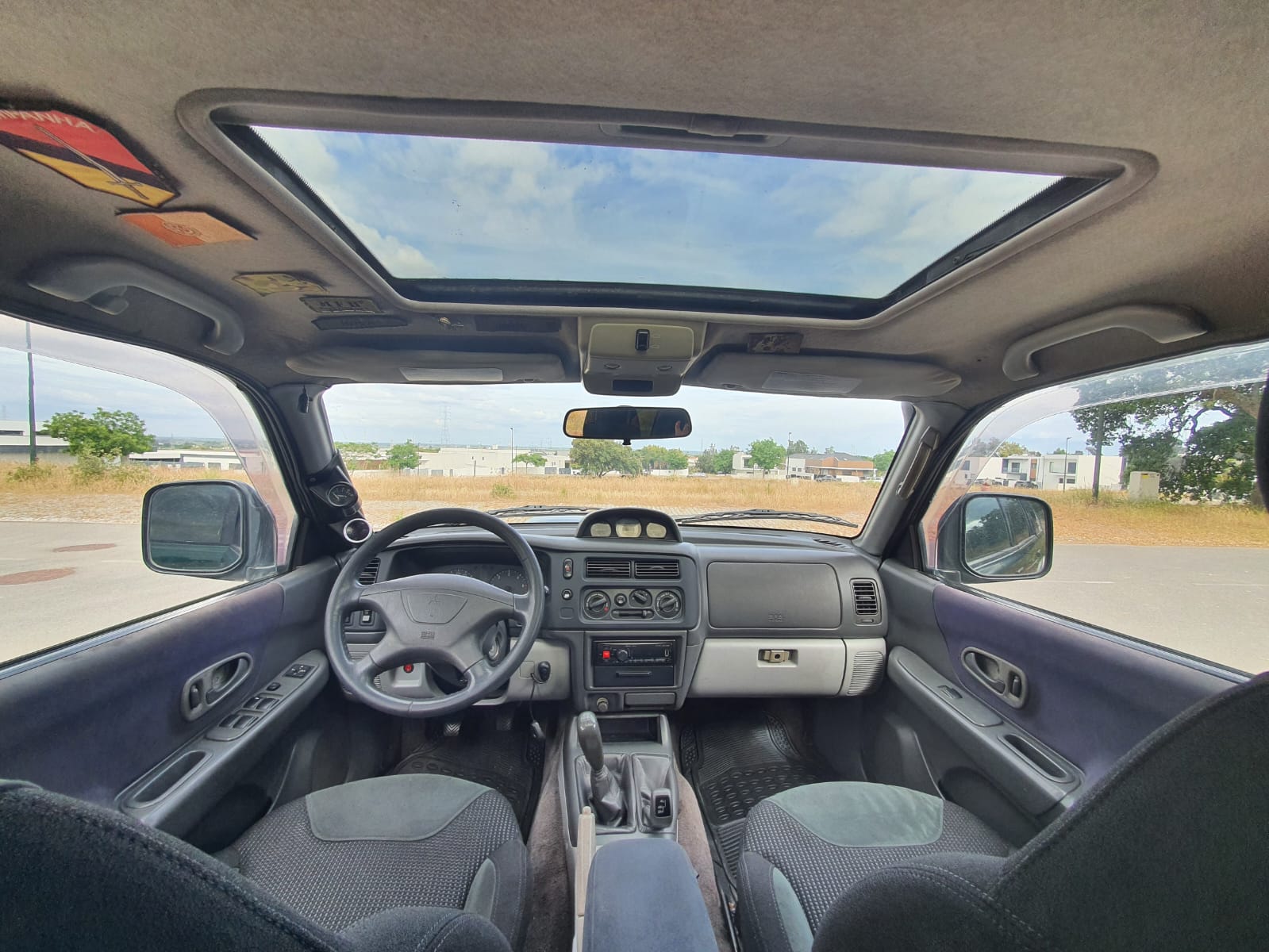
								Pajero Sport GLS 4X4 2.5 V6 completo									